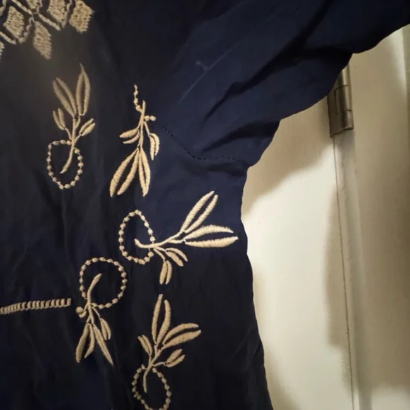 Johnny Was Navy Floral Embroidered Top - Picture 13 of 13
